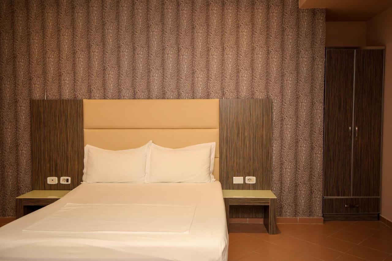 Hotel Aliko Влёра Экстерьер фото